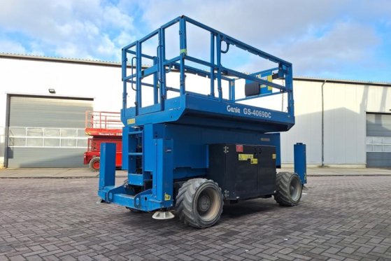 Genie GS4069DC Electric, 14m Working Height, 363kg Capac GS4069DC Electric, 14m Working Height, 363kg Capac 2015 2 Scissor...