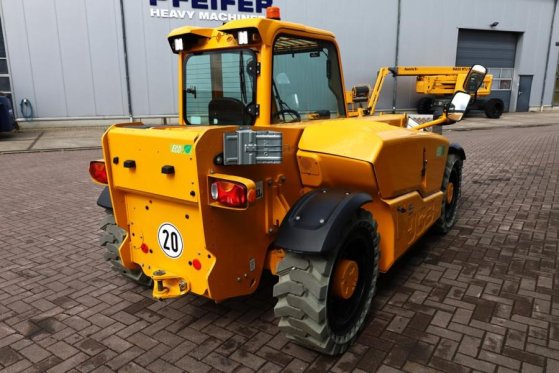 JCB 525-60E Fully Electric, 2500kg Capacity, 6m Liftin 525-60E Fully Electric, 2500kg Capacity, 6m Liftin 2022 2 image 2