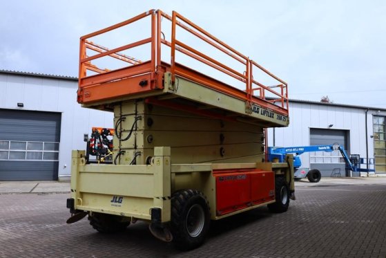 JLG 260-25 Diesel, 4x4 Drive, 9.80m Hydraulic Deck Ext 260-25 Diesel, 4x4 Drive, 9.80m Hydraulic Deck Ext 2008 2 Scissor L...