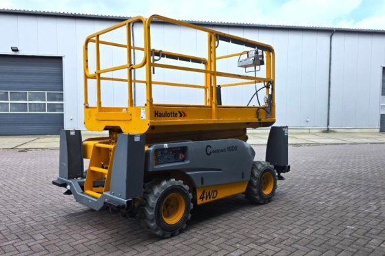 Haulotte COMPACT 10DX Diesel, 4x4 Drive, 10.2m Working Heig Haulotte COMPACT 10DX Diesel, 4x4 Drive, 10.2m Working Heig 20...