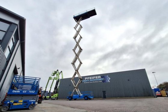 Holland Lift Megastar G-300DL30/S Diesel, 4x4x4 Drive, 33.5m Wo Holland lift Megastar G-300DL30/S Diesel, 4x4x4 Drive, 33....