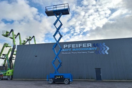 Genie GS4069DC Electric, 14m Working Height, 363kg Capac GS4069DC Electric, 14m Working Height, 363kg Capac 2015 2 Scissor...