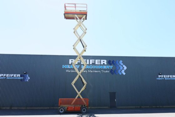 JLG 4069LE Electric, 14.2m Working Height, 360kg Capac 4069LE Electric, 14.2m Working Height, 360kg Capac 2008 2 Scissor L...