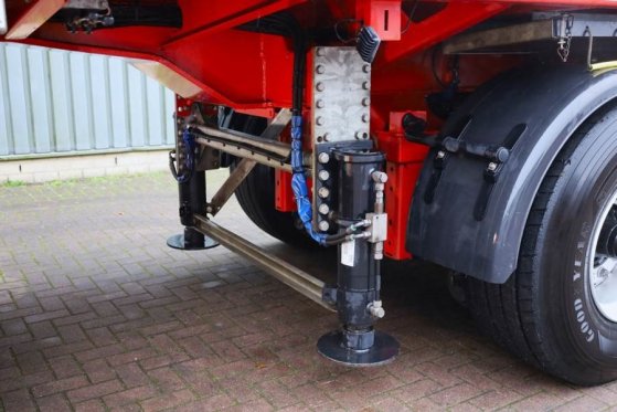 MAX Trailer MAX410 The MAX410 with hydro-mechanical" steering Max Trailer MAX410 The MAX410 with hydro-mechanical" steerin...