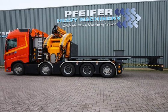 Volvo FH12 With Cormach 135t/m Crane Volvo FH12 10x4 Wit 590 2014 2 Mobile Cranes image 3