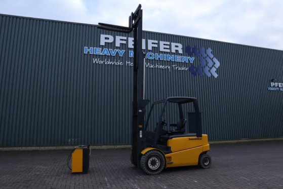 Jungheinrich EFG535 Electric, Lifting Height 4700mm, Freelift 1 EFG535 Electric, Lifting Height 4700mm, Freelift 1 2009 2 ...