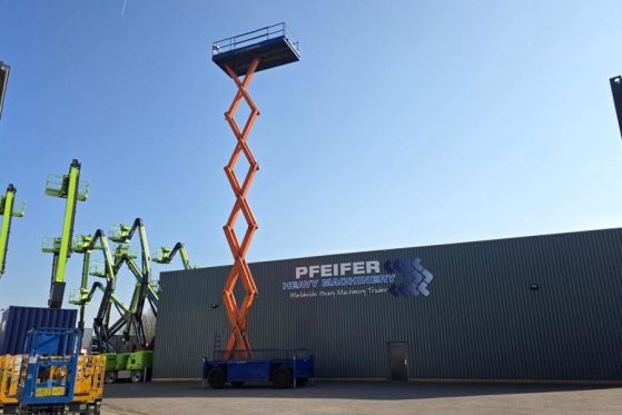 Liftlux SL205-25 D4WDS/P Diesel, 4x4 Drive, Hydraulic Deck Liftlux SL205-25 D4WDS/P Diesel, 4x4 Drive, Hydraulic Deck 2002...