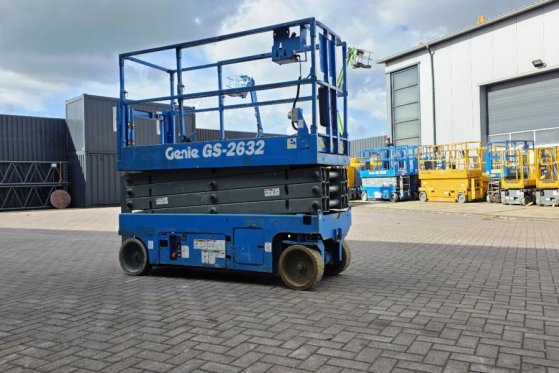 Genie GS2632 Electric, 10m Working Height, Non Marking T GS2632 Electric, 10m Working Height, Non Marking T 2011 2 Scissor...