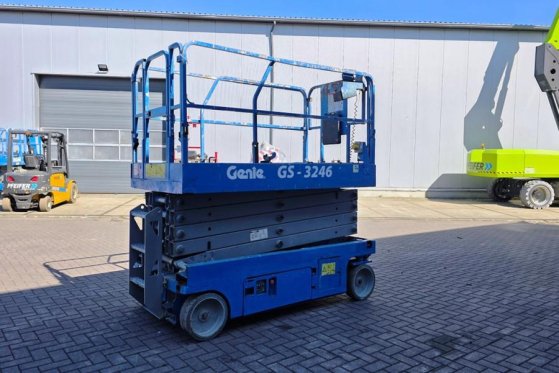 Genie GS3246 Electric, Working Height 11.75 m, 318kg Cap GS3246 Electric, Working Height 11.75 m, 318kg Cap 2015 2 Scissor...