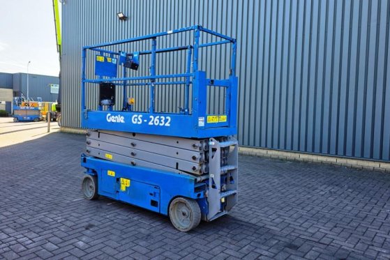 Genie GS2632 Electric, 10m Working Height, Non Marking T GS2632 Electric, 10m Working Height, Non Marking T 2015 2 Scissor...