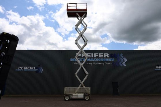 JLG 4069LE Electric, 14.2m Working Height, 360kg Capac 4069LE Electric, 14.2m Working Height, 360kg Capac 2008 2 Scissor L...