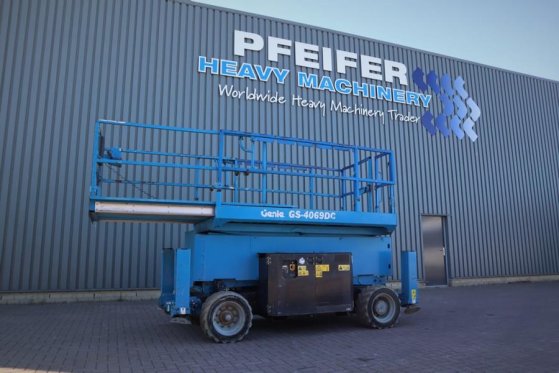 Genie GS4069DC Electric, 14m Working Height, 363kg Capac GS4069DC Electric, 14m Working Height, 363kg Capac 2014 2 Scissor...