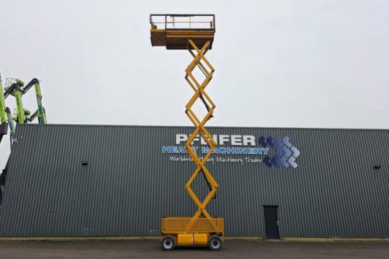JLG 4069LE Electric, 14.2m Working Height, 360kg Capac 4069LE Electric, 14.2m Working Height, 360kg Capac 2015 2 Scissor L...