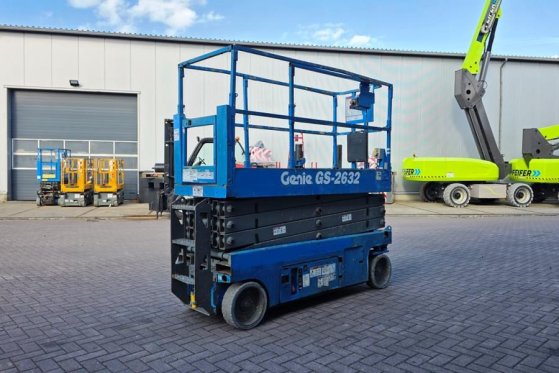 Genie GS2632 Electric, 10m Working Height, Non Marking T GS2632 Electric, 10m Working Height, Non Marking T 2011 2 Scissor...
