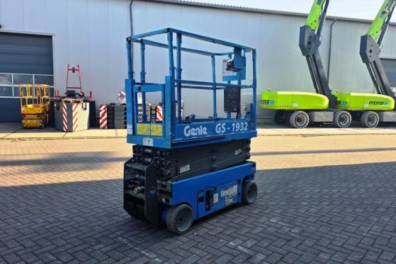 Genie GS1932 Electric, Working Height 7.8 m, 227kg Capac 4842 2011 2 Scissor Lifts image 3