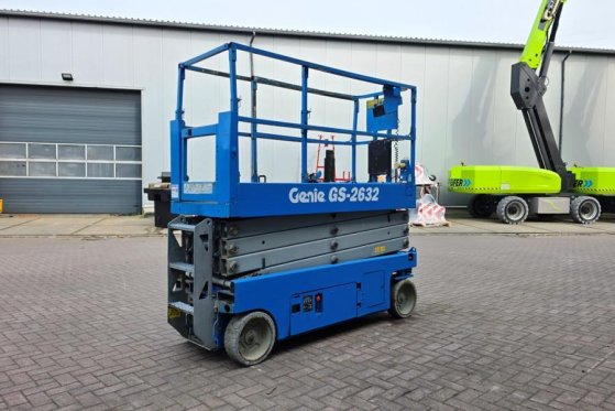 Genie GS2632 Electric, 10m Working Height, Non Marking T GS2632 Electric, 10m Working Height, Non Marking T 2013 2 Scissor...
