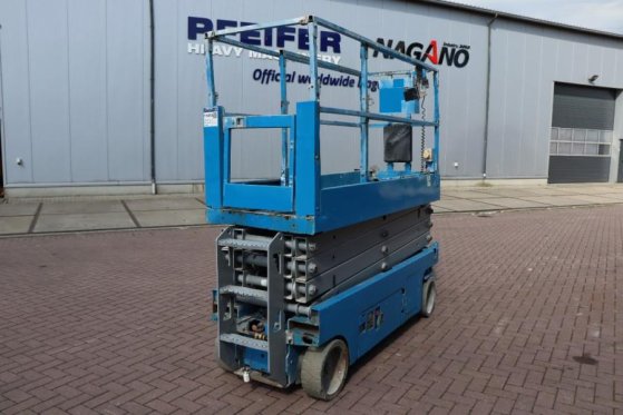 Genie GS2632 Electric, 10m Working Height, Non Marking T GS2632 Electric, 10m Working Height, Non Marking T 2013 2 Scissor...