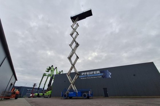Holland Lift Megastar G320DL30 4WDS/N Diesel, 4x4x4 Drive, 34m Holland lift Megastar G320DL30 4WDS/N Diesel, 4x4x4 Drive, ...