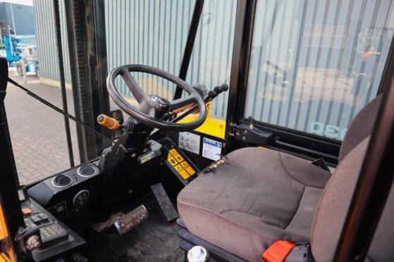 JCB 930-4 T4 Valid inspection, Diesel, 4x4 Drive, 5500 10124 2016 2 Rough Terrain Forklift image 18