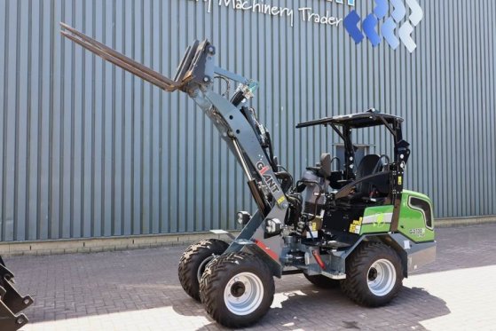 GiANT G2700E 100% Electric - Zero Emissions, Lithium-Iro Giant G2700E 100% Electric - Zero Emissions, Lithium-Iro 2024 2 W...