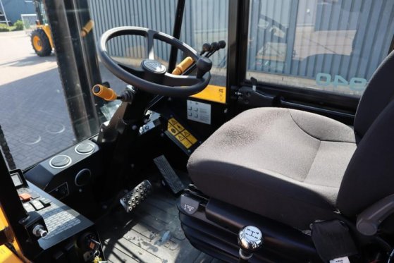 JCB 940-4 T4 Valid inspection, Diesel, 4x4 Drive, 3700 940-4 T4 Valid inspection, Diesel, 4x4 Drive, 3700 2020 2 Rough Ter...