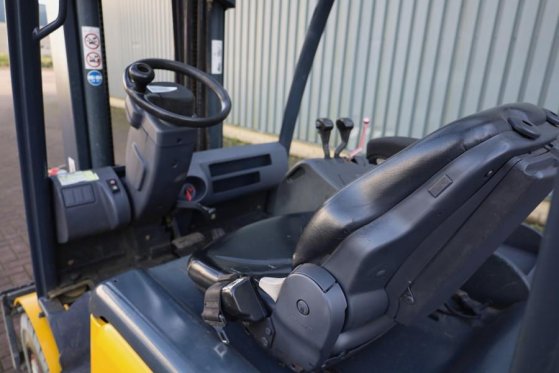 Jungheinrich EFG425K Electric, 2500kg Capacity, Lifting Height EFG425K Electric, 2500kg Capacity, Lifting Height 2009 2 Fo...