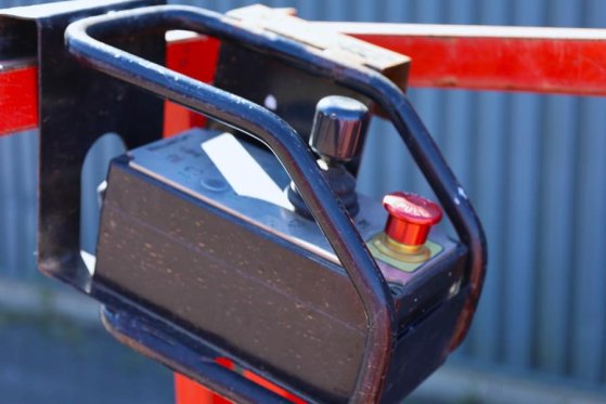 Holland Lift Ecostar HL-9710 Electric, 12m Working Height, 325k Holland lift Ecostar HL-9710 Electric, 12m Working Height,...