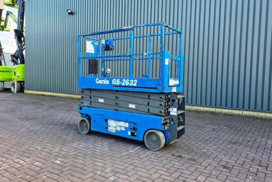 Genie GS2632 Electric, 10m Working Height, Non Marking T GS2632 Electric, 10m Working Height, Non Marking T 2011 2 Scissor...