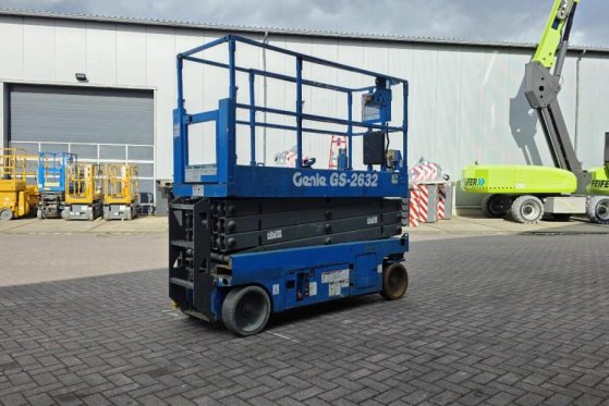 Genie GS2632 Electric, 10m Working Height, Non Marking T GS2632 Electric, 10m Working Height, Non Marking T 2011 2 Scissor...