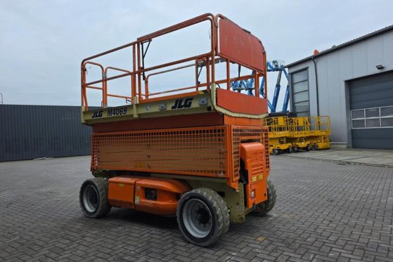 JLG M4069 Hybrid, 14.2m Working Height, 360kg Capacity M4069 Hybrid, 14.2m Working Height, 360kg Capacity 2011 2 Scissor L...