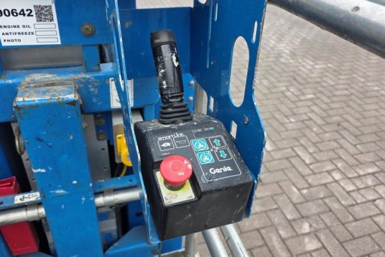 Genie GR15 Electric, 6.5m Working Height, 227kg Capacity GR15 Electric, 6.5m Working Height, 227kg Capacity 2014 2 image 4