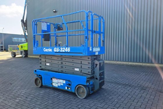 Genie GS3246 Electric, Batteries(12-2024), Working Heigh GS3246 Electric, Batteries(12-2024), Working Heigh 2008 2 Scissor...