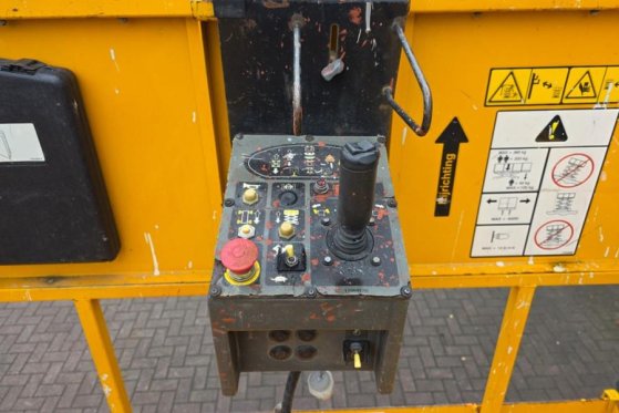 JLG 4069LE Electric, 14.2m Working Height, 360kg Capac 4069LE Electric, 14.2m Working Height, 360kg Capac 2015 2 Scissor L...