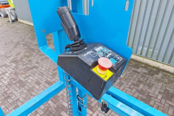 Genie GS4069DC Electric, 14m Working Height, 363kg Capac GS4069DC Electric, 14m Working Height, 363kg Capac 2015 2 Scissor...