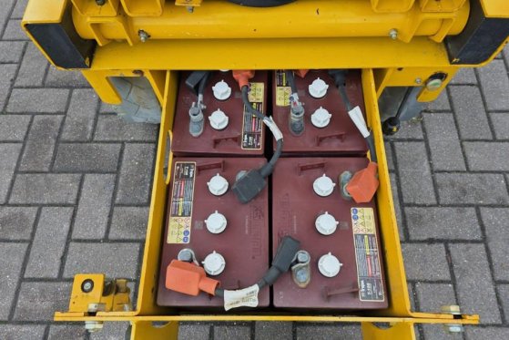 Haulotte Compact 8 Electric, 8.2m Working Height, 350kg Cap Haulotte Compact 8 Electric, 8.2m Working Height, 350kg Cap 20...