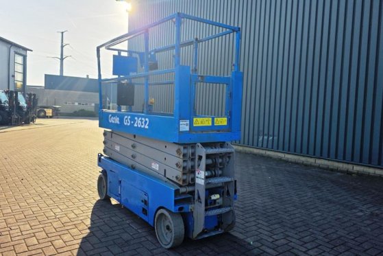 Genie GS2632 Electric, 10m Working Height, Non Marking T GS2632 Electric, 10m Working Height, Non Marking T 2015 2 Scissor...