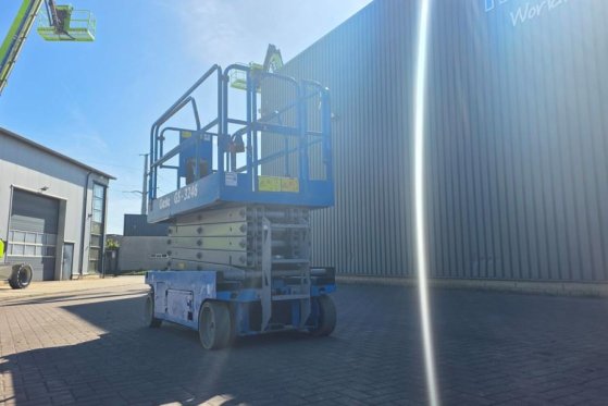 Genie GS3246 Electric, Working Height 11.75 m, 318kg Cap GS3246 Electric, Working Height 11.75 m, 318kg Cap 2015 2 Scissor...