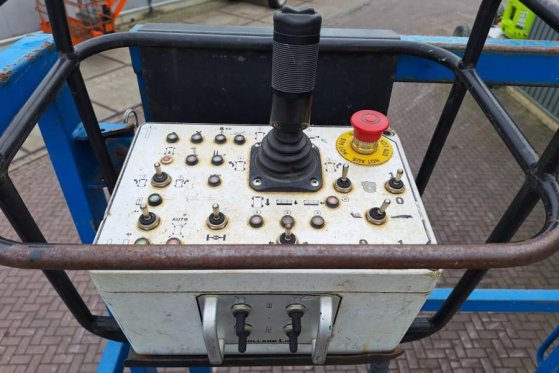Holland Lift Megastar G320DL30 4WDS/N Diesel, 4x4x4 Drive, 34m Holland lift Megastar G320DL30 4WDS/N Diesel, 4x4x4 Drive, ...