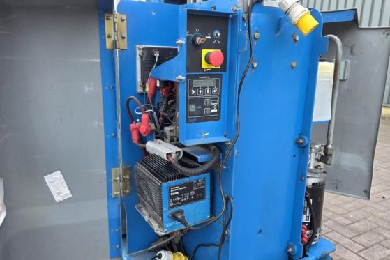 Genie GR15 Electric, 6.5m Working Height, 227kg Capacity GR15 Electric, 6.5m Working Height, 227kg Capacity 2014 2 image 30
