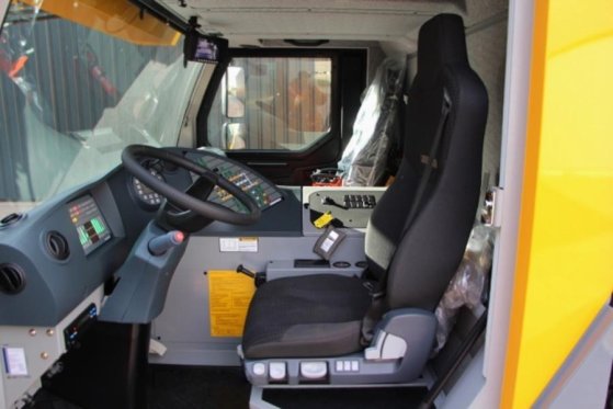 Liebherr MK88 Plus Valid Inspection, 45 m Flight, 8t Cap, P MK88 Plus Valid Inspection, 45 m Flight, 8t Cap, P 2018 2 Towe...