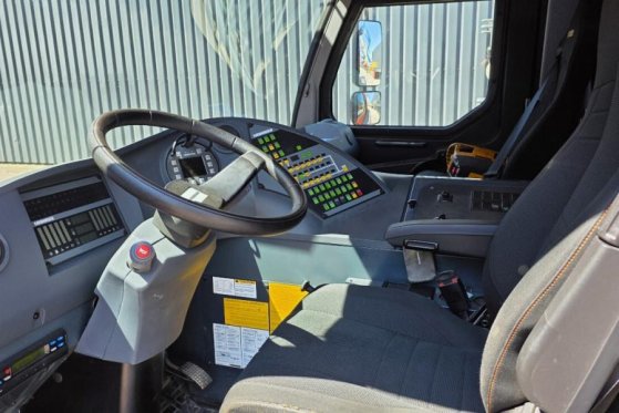 Liebherr MK88-4.1 Dutch vehicle registration, Valid inspect MK88-4.1 Dutch vehicle registration, Valid inspect 2020 2 Towe...