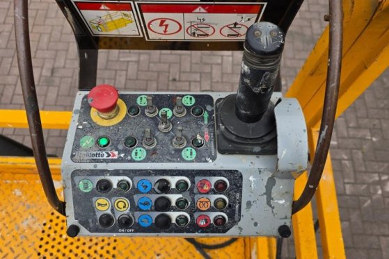 Haulotte Compact 12DX Diesel, 4x4 Drive, 12m Working Height Haulotte Compact 12DX Diesel, 4x4 Drive, 12m Working Height 20...