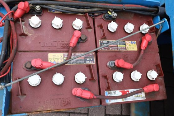 Genie GS3232 Hydraulic Outriggers, Electric, 11.75m Work GS3232 Hydraulic Outriggers, Electric, 11.75m Work 2013 2 Scissor...