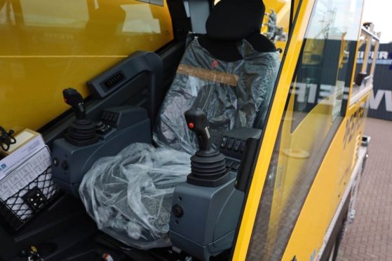 Grove GMK5250XL-1 Available For Rent, Dutch Registration GMK5250XL-1 Available For Rent, Dutch Registration 2025 2 Mobile ...