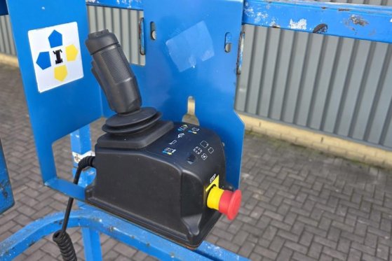 Genie GS2632 Electric, 10m Working Height, Non Marking T GS2632 Electric, 10m Working Height, Non Marking T 2011 2 Scissor...