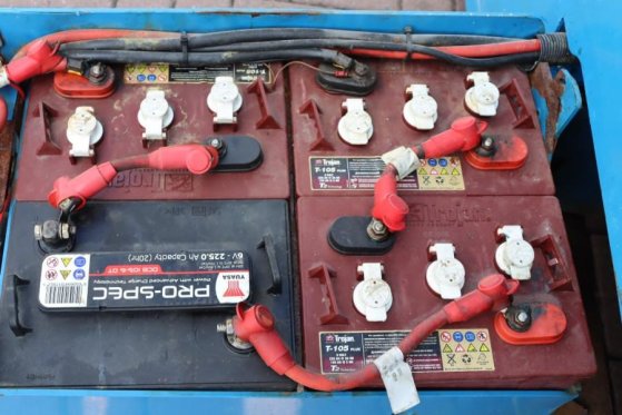 Genie GS2632 Electric, 10m Working Height, Non Marking T GS2632 Electric, 10m Working Height, Non Marking T 2013 2 Scissor...