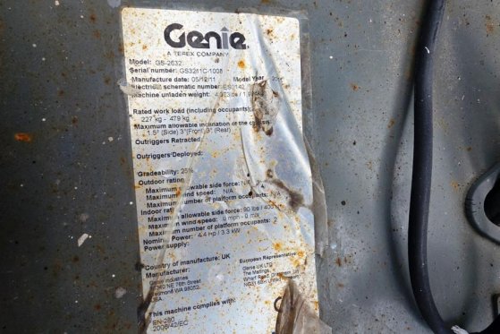 Genie GS2632 Electric, 10m Working Height, 227kg Capacit GS2632 Electric, 10m Working Height, 227kg Capacit 2011 2 Scissor...