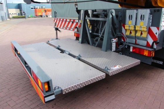 Liebherr MK88 Plus Valid Inspection, 45 m Flight, 8t Cap, P MK88 Plus Valid Inspection, 45 m Flight, 8t Cap, P 2018 2 Towe...
