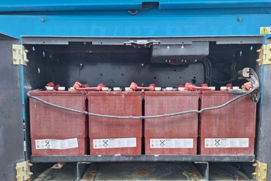 Genie GS4069DC Electric, 14m Working Height, 363kg Capac GS4069DC Electric, 14m Working Height, 363kg Capac 2015 2 Scissor...