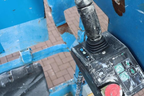 Genie GS2632 Electric, 10m Working Height, Non Marking T GS2632 Electric, 10m Working Height, Non Marking T 2013 2 Scissor...